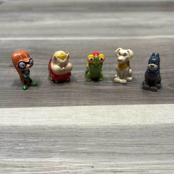 🚩 Fisher Price DC League of Super Pets Toy Figures Multi Pack Play Set Jet Case - Picture 6 of 8